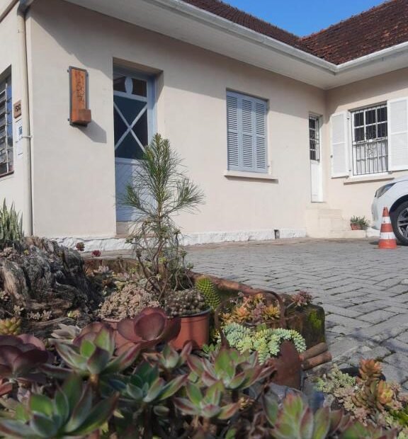 8 Pousadas Baratas em Gramado: Conforto e Economia no Centro – Hospedagem 154 Colonial